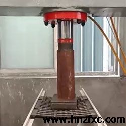 排水沟盖板挑战液压机